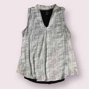 🔥LAST CHANCE! DONATING 7/8 Black & White Sleeveless Blouse L V-Neck Tunic Top
